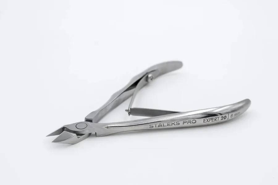 53C0D643-AC97-4FA1-B0AF-BF02569F1CE4.jpg Alicate Expert 20 8mm corta cutícula - Imagen 1