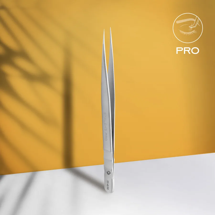 B1DF96D9-CEBC-4AF6-A779-9C9884BDF13F.jpg Pinza para pestañas Expert 41 10 Staleks - Imagen 1